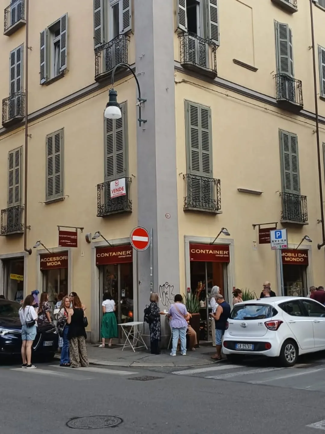 L'esterno di Container Concept Store in via del Carmine 11, Torino